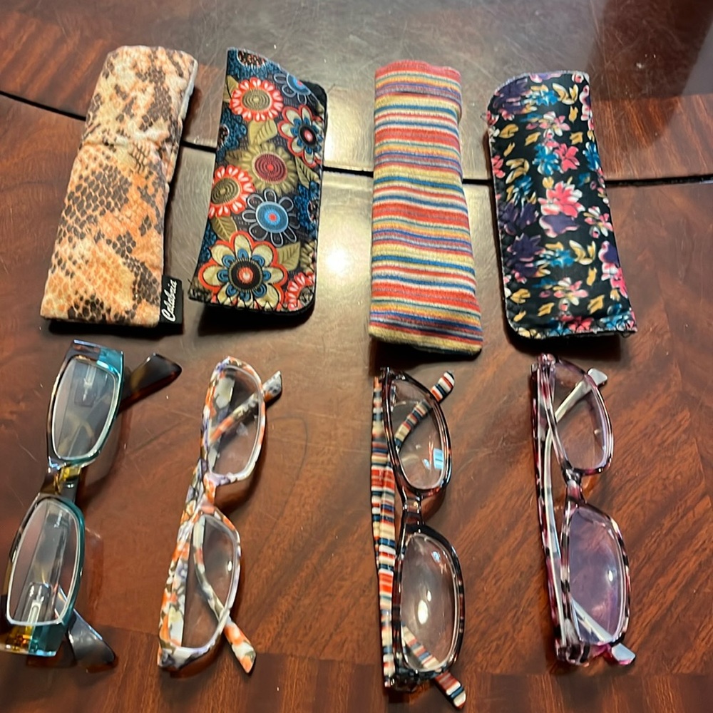 4 Colorful Women’s Stylish Readers’ Eyeglasses with Matching Soft Cases.